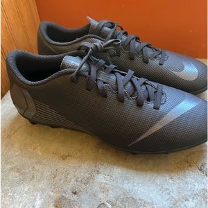 Nike soccer cleats never worn